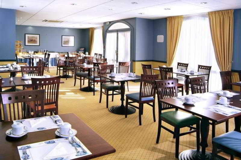 Hotel Quality Suites Maisons-Laffitte Paris Ouest المطعم الصورة